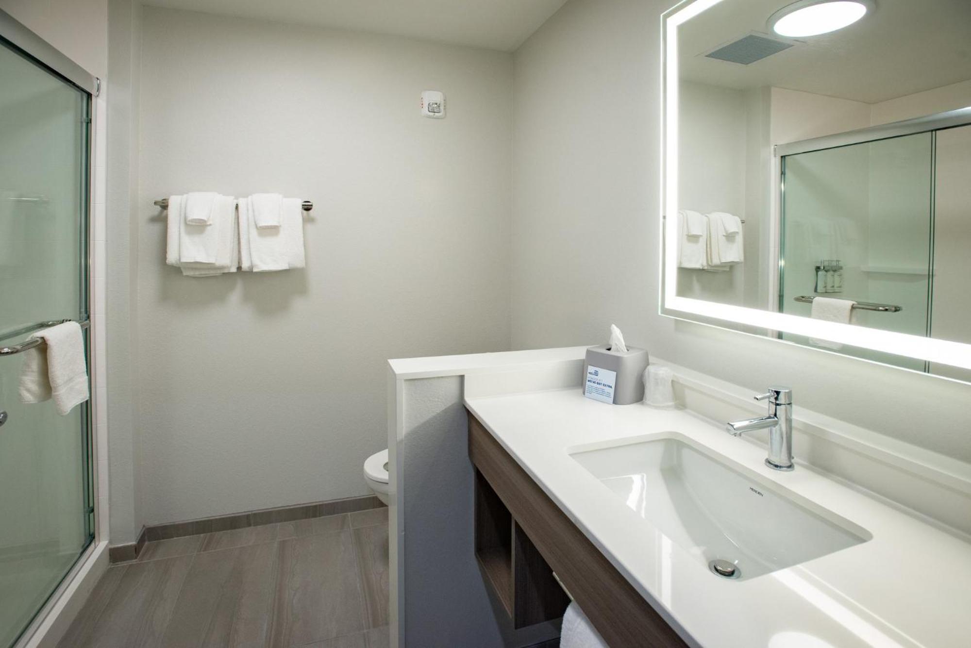 Holiday Inn Express & Suites Pensacola Airport North - I-10 By Ihg Ferry Pass Esterno foto