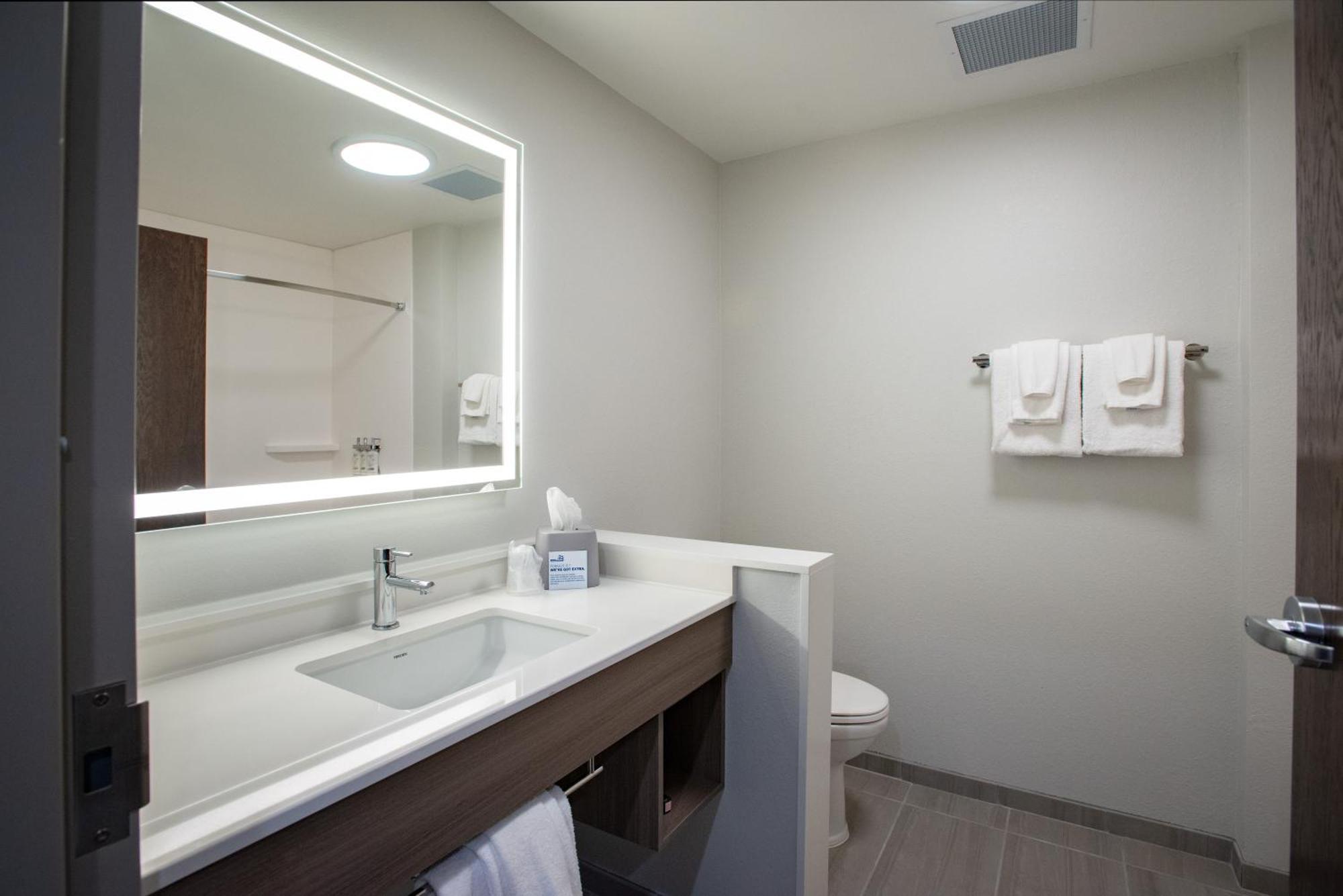Holiday Inn Express & Suites Pensacola Airport North - I-10 By Ihg Ferry Pass Esterno foto