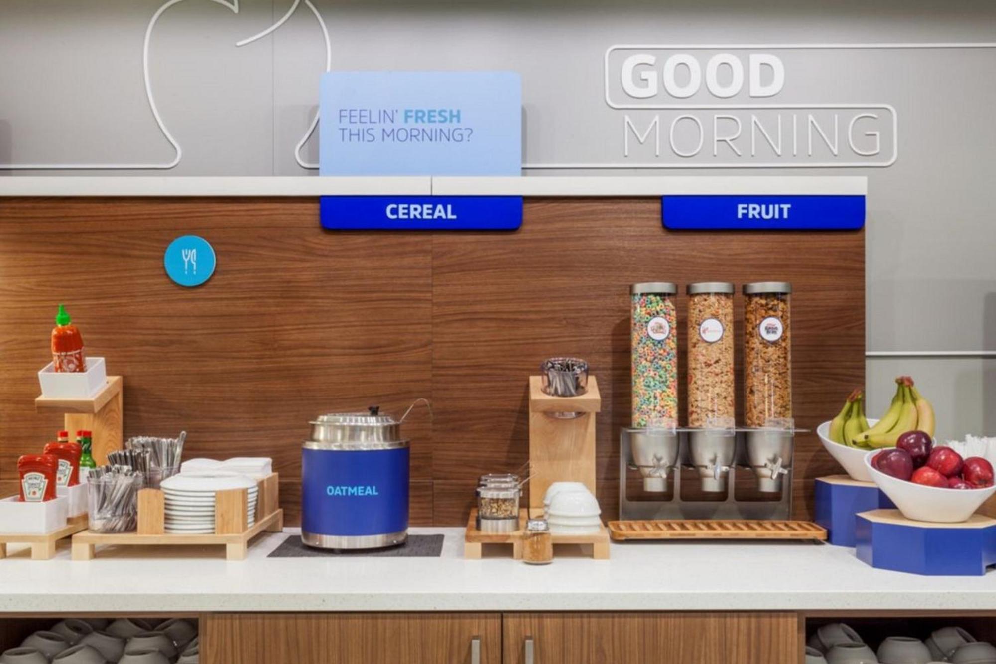 Holiday Inn Express & Suites Pensacola Airport North - I-10 By Ihg Ferry Pass Esterno foto